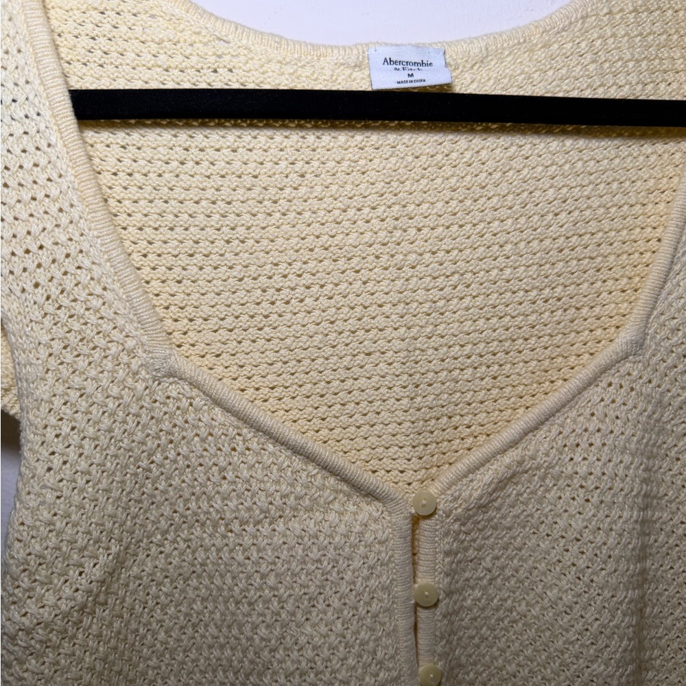 Abercrombie & Fitch Yellow Knit Button-Front Short Sleeve Top - Picture 2 of 4